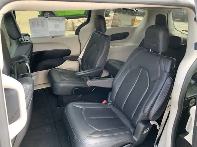 Thumbnail: 2019 Chrysler Pacifica - 12