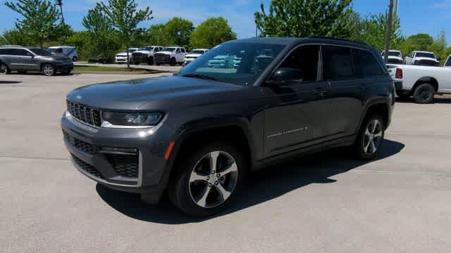 Thumbnail: 2026 Jeep Grand Cherokee - 4