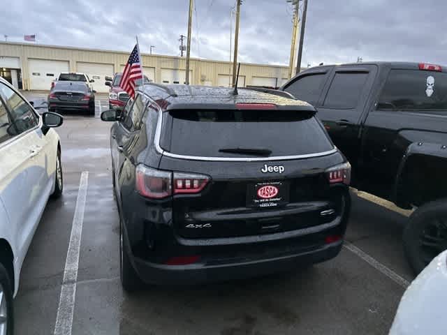 Thumbnail: 2021 Jeep Compass - 11