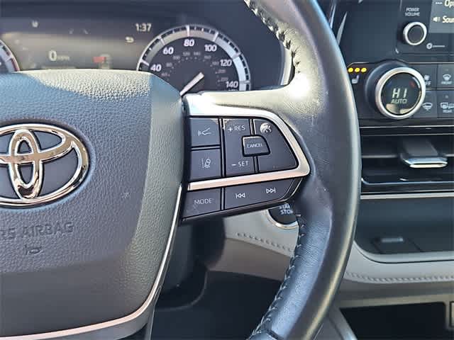 Thumbnail: 2022 Toyota Highlander - 27