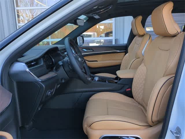 Thumbnail: 2025 Jeep Grand Cherokee - 17