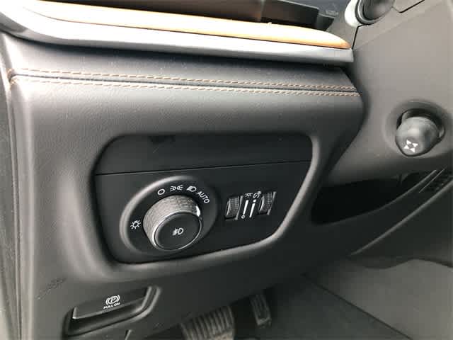 Thumbnail: 2023 Jeep Grand Cherokee - 18