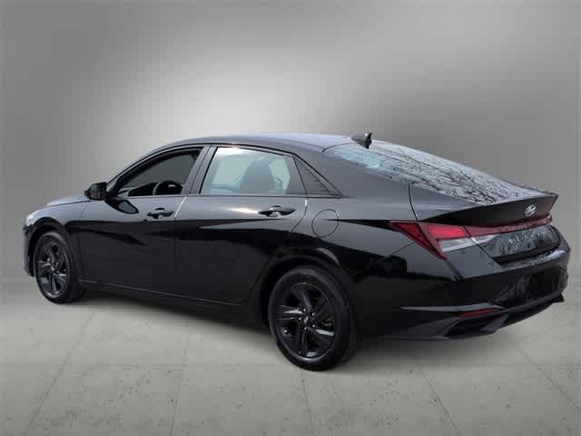 Thumbnail: 2023 Hyundai Elantra - 4