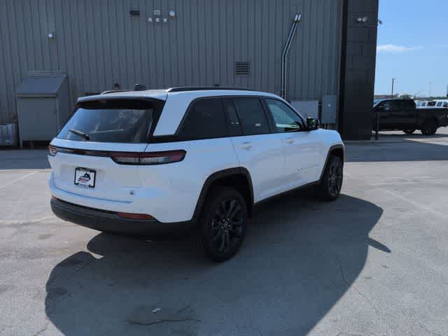 Thumbnail: 2026 Jeep Grand Cherokee - 8