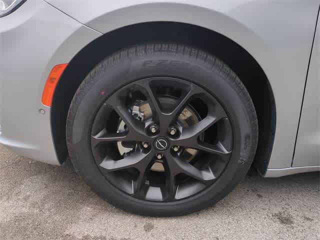 Thumbnail: 2026 Chrysler Pacifica - 14