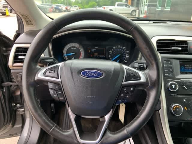 2015 Ford Fusion SE 9