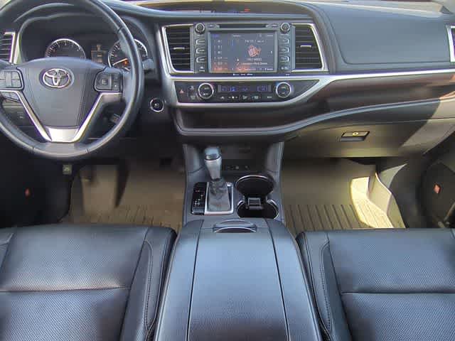 Thumbnail: 2016 Toyota Highlander - 16