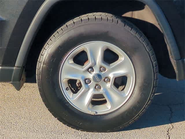 Thumbnail: 2014 Jeep Grand Cherokee - 14