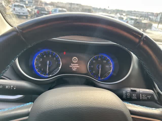 Thumbnail: 2021 Chrysler Pacifica - 10