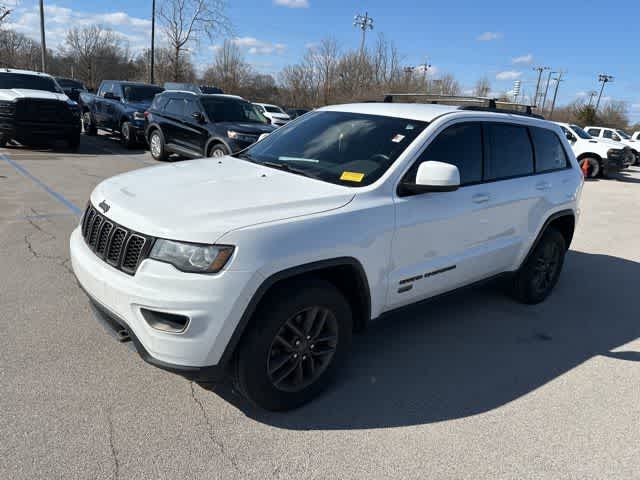 Thumbnail: 2016 Jeep Grand Cherokee - 12