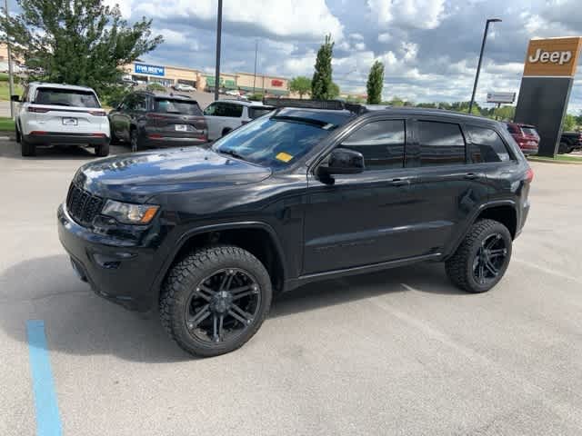 Thumbnail: 2018 Jeep Grand Cherokee - 15