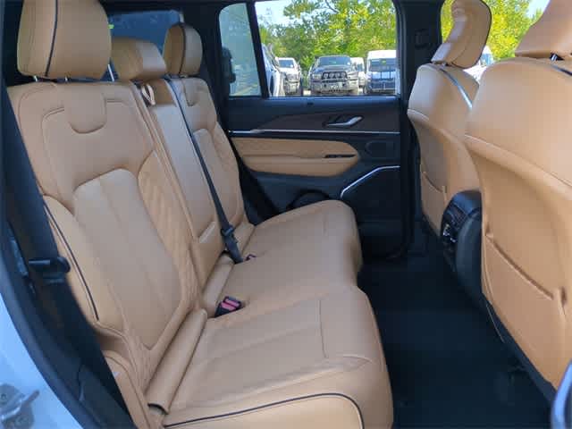 Thumbnail: 2025 Jeep Grand Cherokee - 22