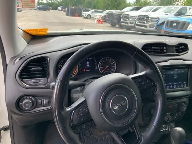 Thumbnail: 2019 Jeep Renegade - 4