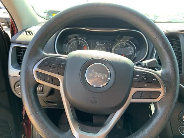 Thumbnail: 2019 Jeep Cherokee - 8