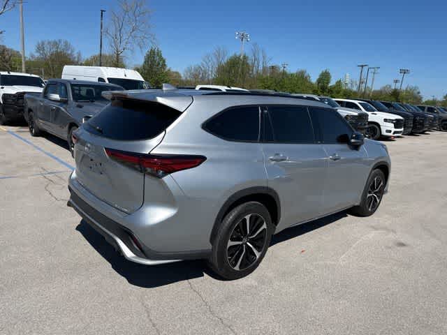 Thumbnail: 2021 Toyota Highlander - 22