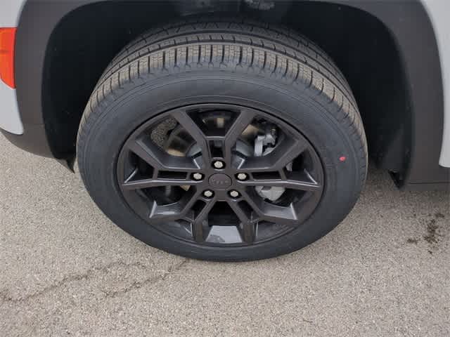 Thumbnail: 2025 Jeep Grand Cherokee - 14