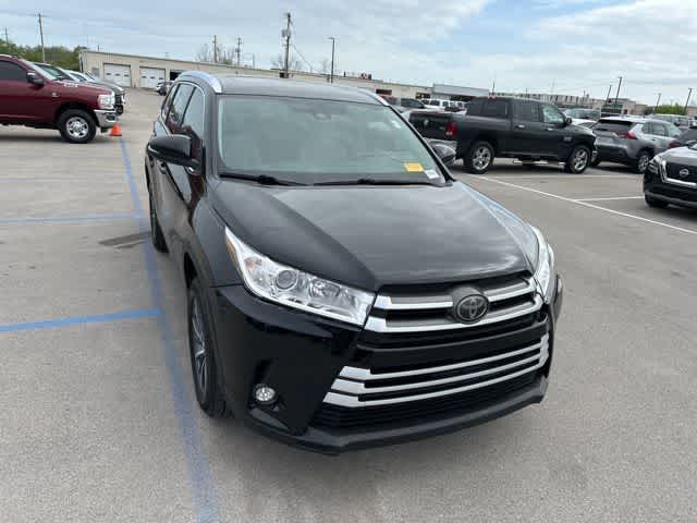 Thumbnail: 2018 Toyota Highlander - 25