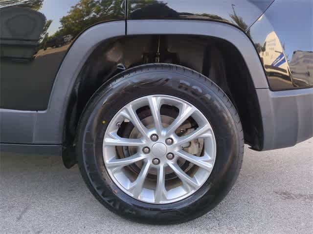 Thumbnail: 2019 Jeep Cherokee - 13