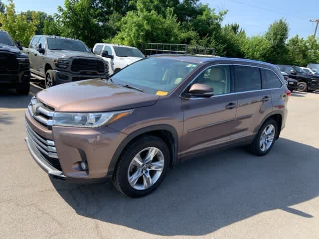 Thumbnail: 2017 Toyota Highlander - 16