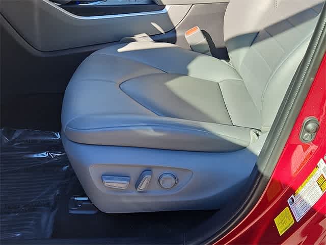 Thumbnail: 2022 Toyota Highlander - 18