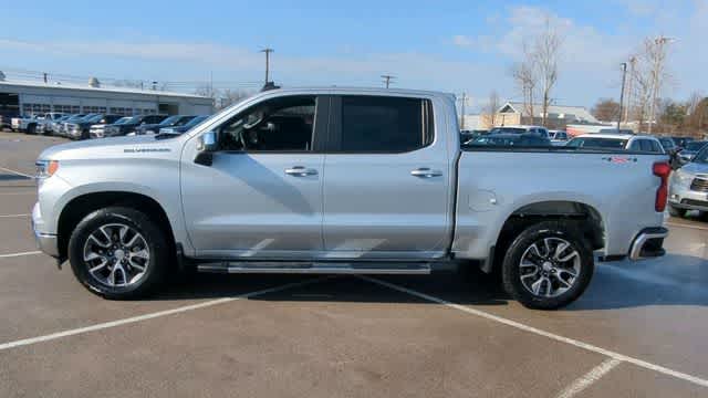 Thumbnail: 2022 Chevrolet Silverado 1500 - 5