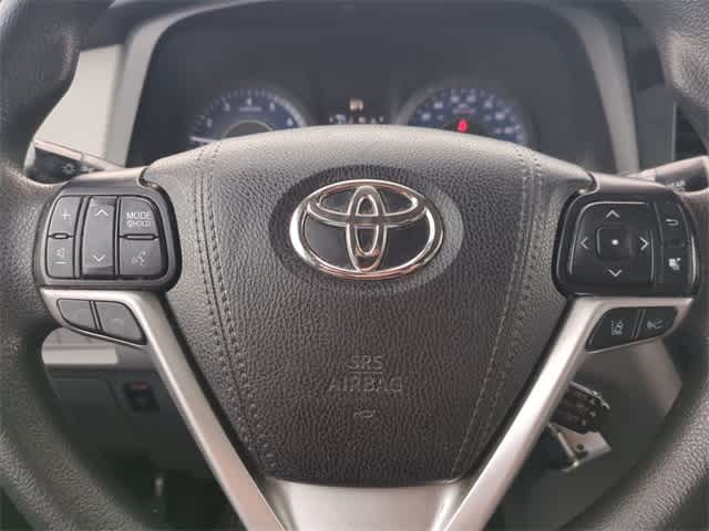 Thumbnail: 2020 Toyota Sienna - 22