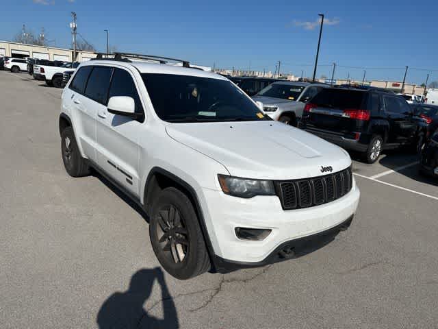 Thumbnail: 2016 Jeep Grand Cherokee - 21
