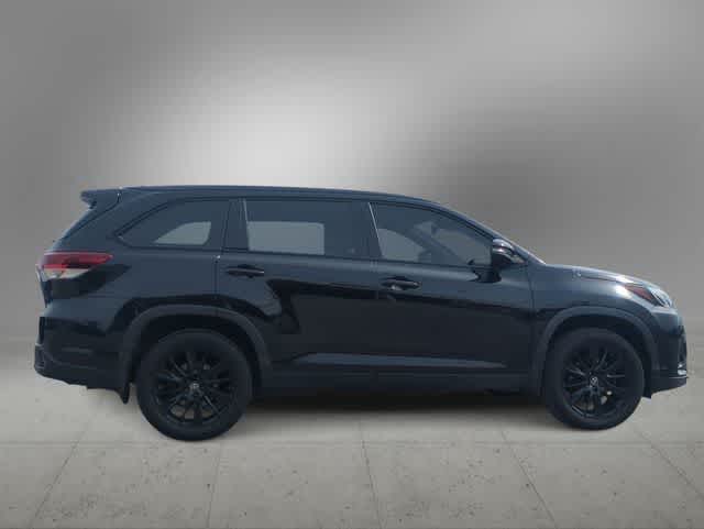 Thumbnail: 2019 Toyota Highlander - 9