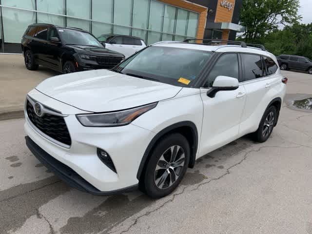 Thumbnail: 2021 Toyota Highlander - 17