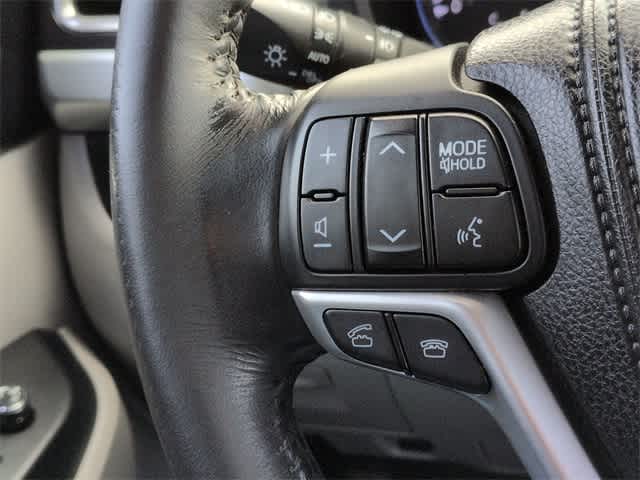 Thumbnail: 2014 Toyota Highlander - 26