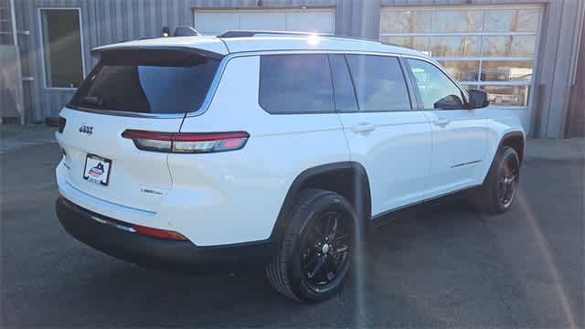 Thumbnail: 2022 Jeep Grand Cherokee L - 8