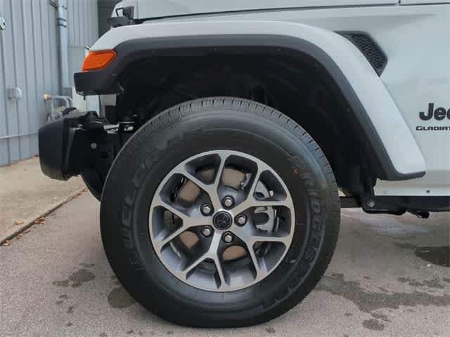 Thumbnail: 2025 Jeep Gladiator - 13