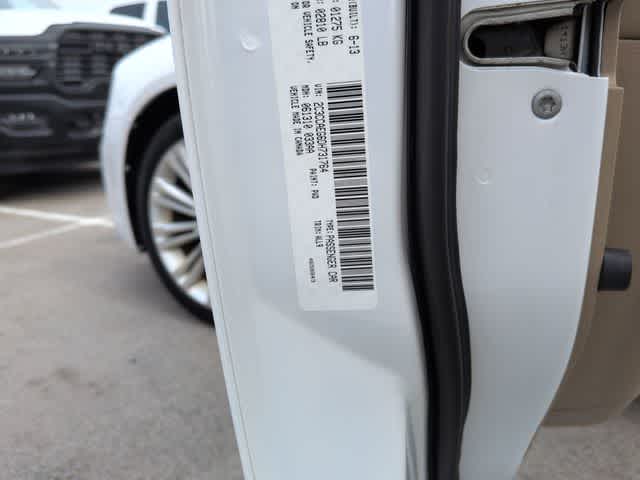 Thumbnail: 2013 Chrysler 300 - 36