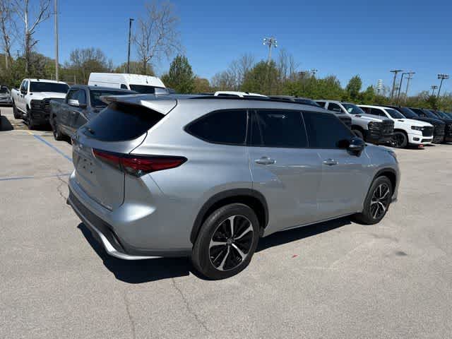 Thumbnail: 2021 Toyota Highlander - 23