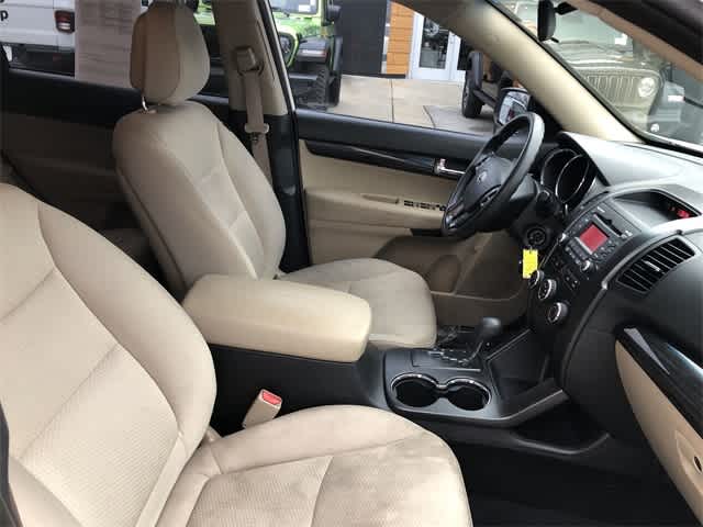 Thumbnail: 2011 Kia Sorento - 29