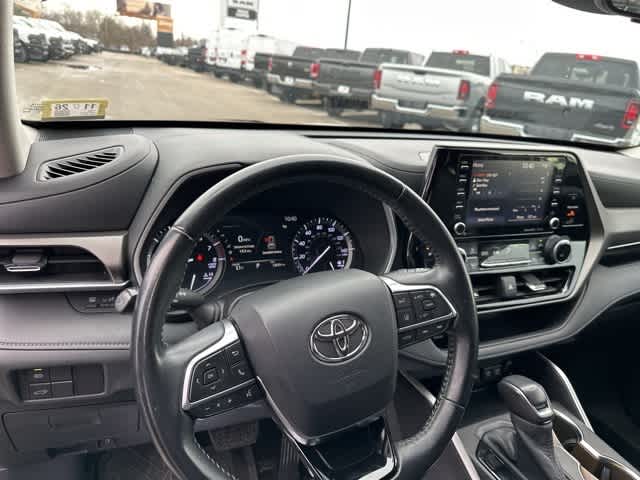 Thumbnail: 2020 Toyota Highlander - 7