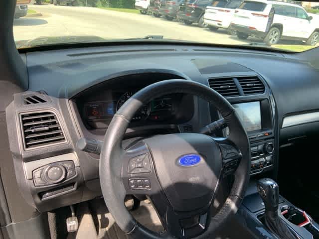 Thumbnail: 2018 Ford Explorer - 4