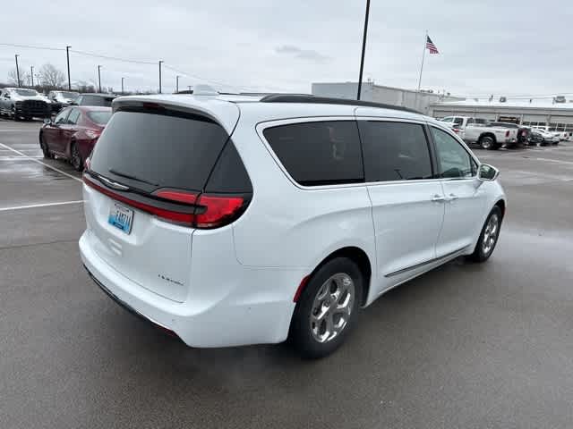 Thumbnail: 2022 Chrysler Pacifica - 23