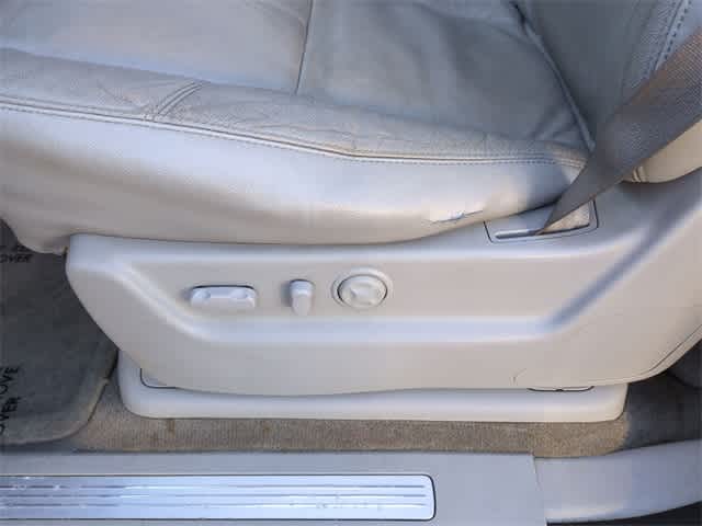Thumbnail: 2008 Chevrolet Tahoe - 18