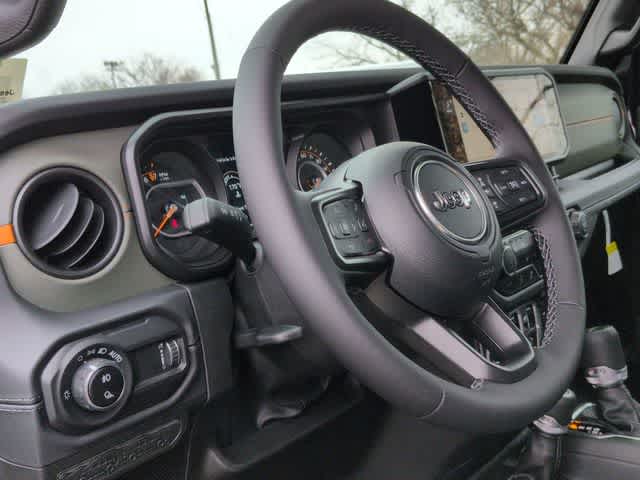 Thumbnail: 2026 Jeep Gladiator - 16