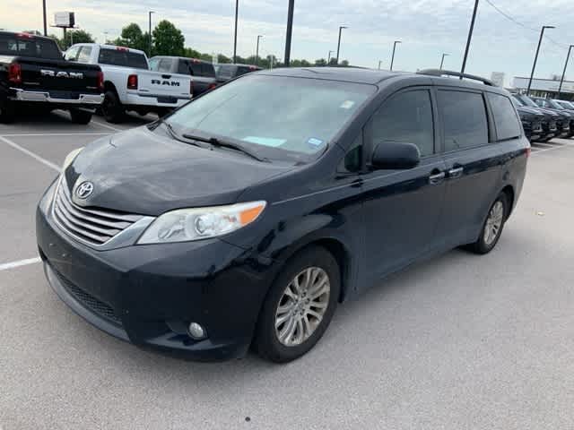 Thumbnail: 2016 Toyota Sienna - 2