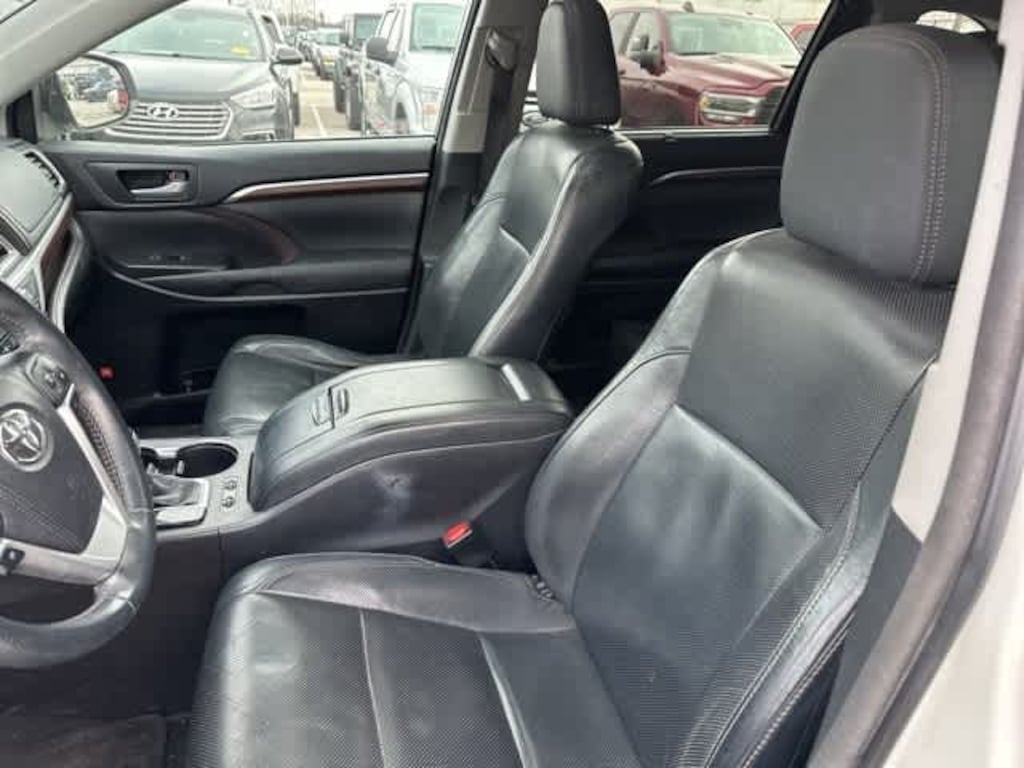 Used 2016 Toyota Highlander Limited SUV