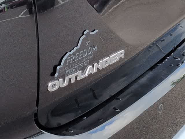 Thumbnail: 2025 Mitsubishi Outlander - 13