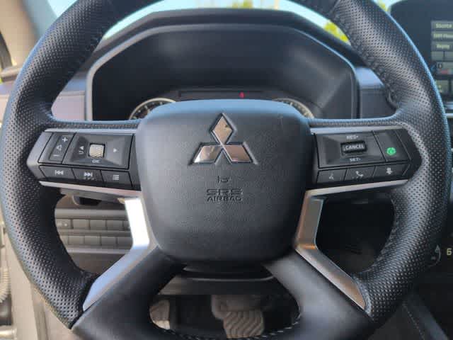 Thumbnail: 2024 Mitsubishi Outlander - 21