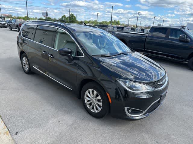 Thumbnail: 2019 Chrysler Pacifica - 23