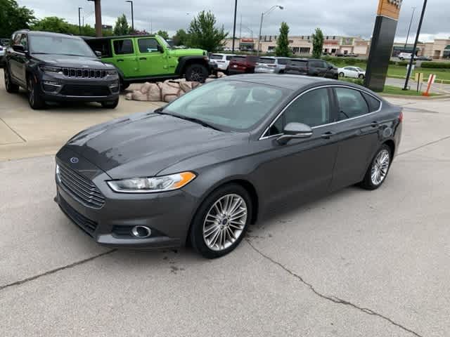 2015 Ford Fusion SE 12