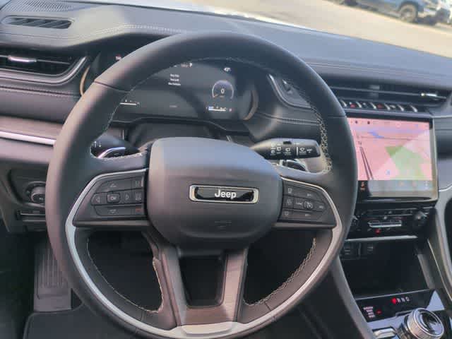 Thumbnail: 2025 Jeep Grand Cherokee - 25