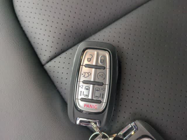 Thumbnail: 2026 Chrysler Pacifica - 35