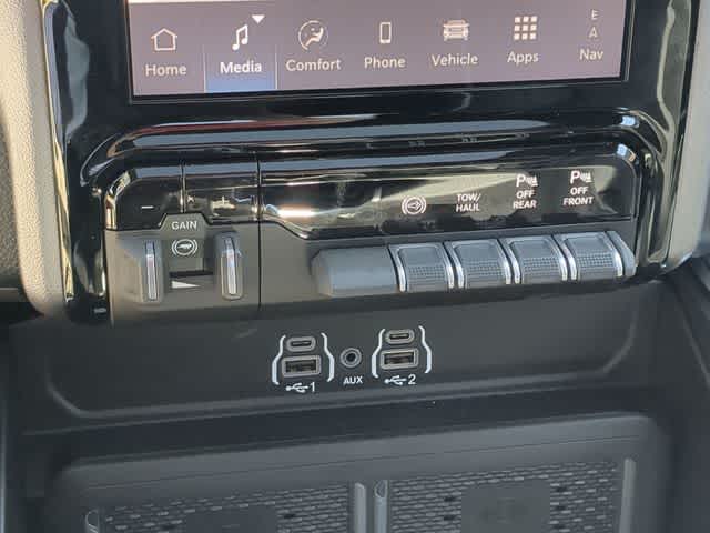 Thumbnail: 2026 RAM 3500 - 33