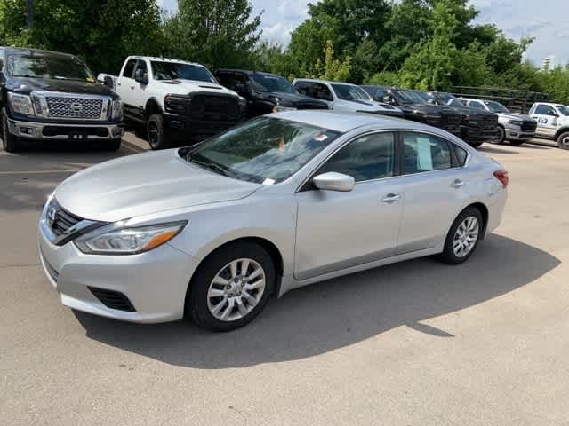 Thumbnail: 2018 Nissan Altima - 7